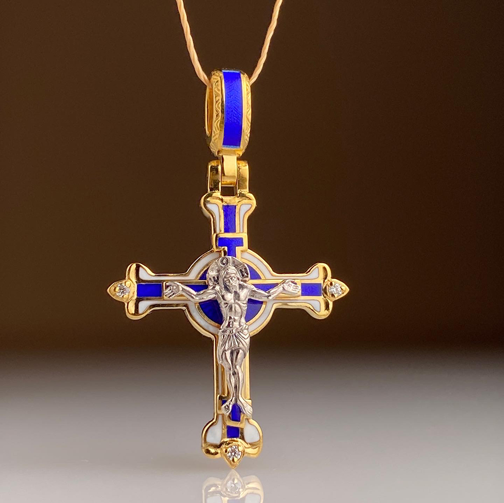 Нательный крест с камнями КЭ113