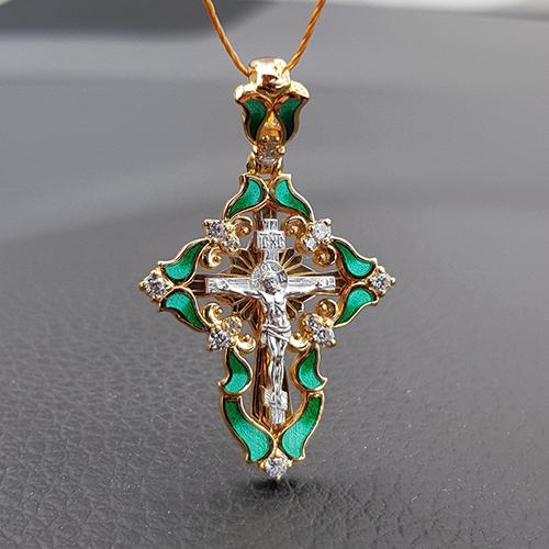 Женский крест с камнями К117 зеленый серебро/золочение