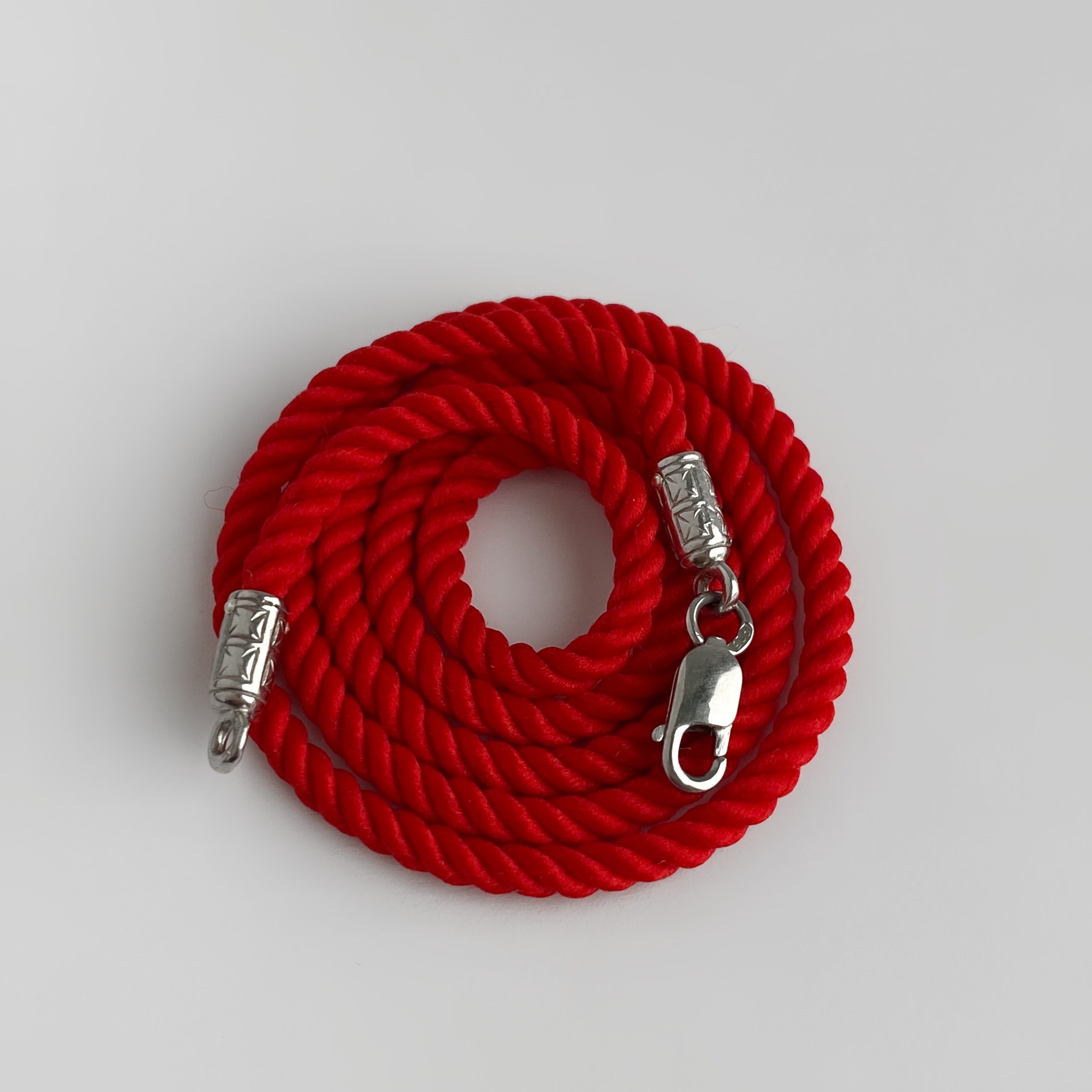 Шнурок на шею для детей и взрослых серебро/родий красный