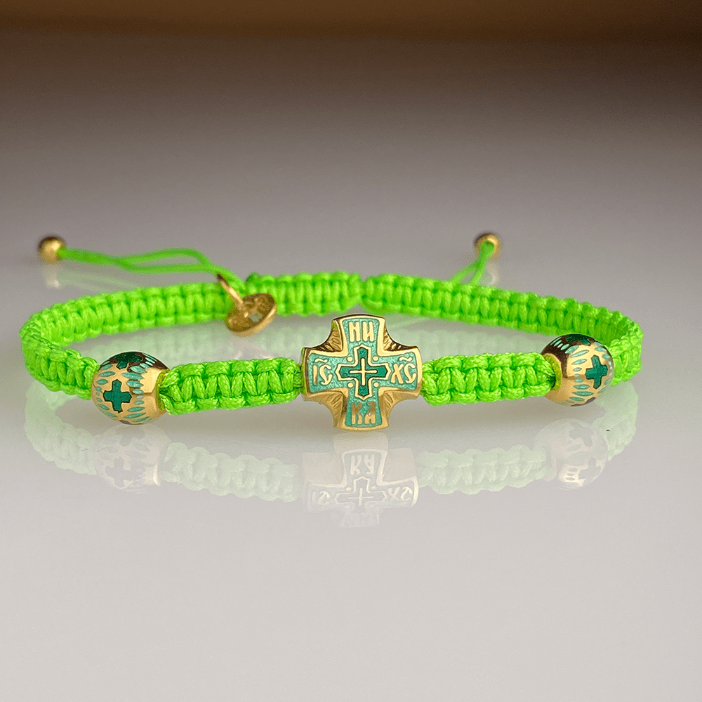 Браслет №20 на салатовой нити с эмалью