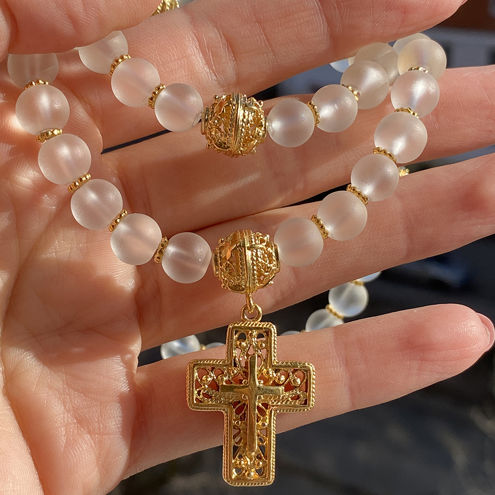 Четки из горного хрусталя матовые с позолотой (50)