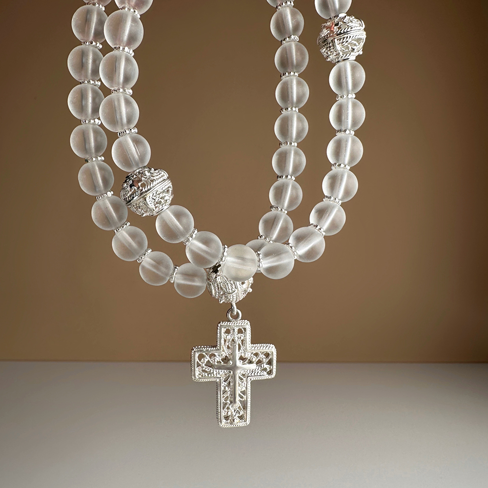 Четки из горного хрусталя с серебряным крестом (50)