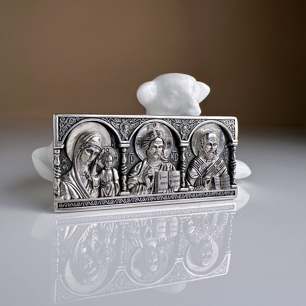 Дорожная икона из серебра со Св. Николаем