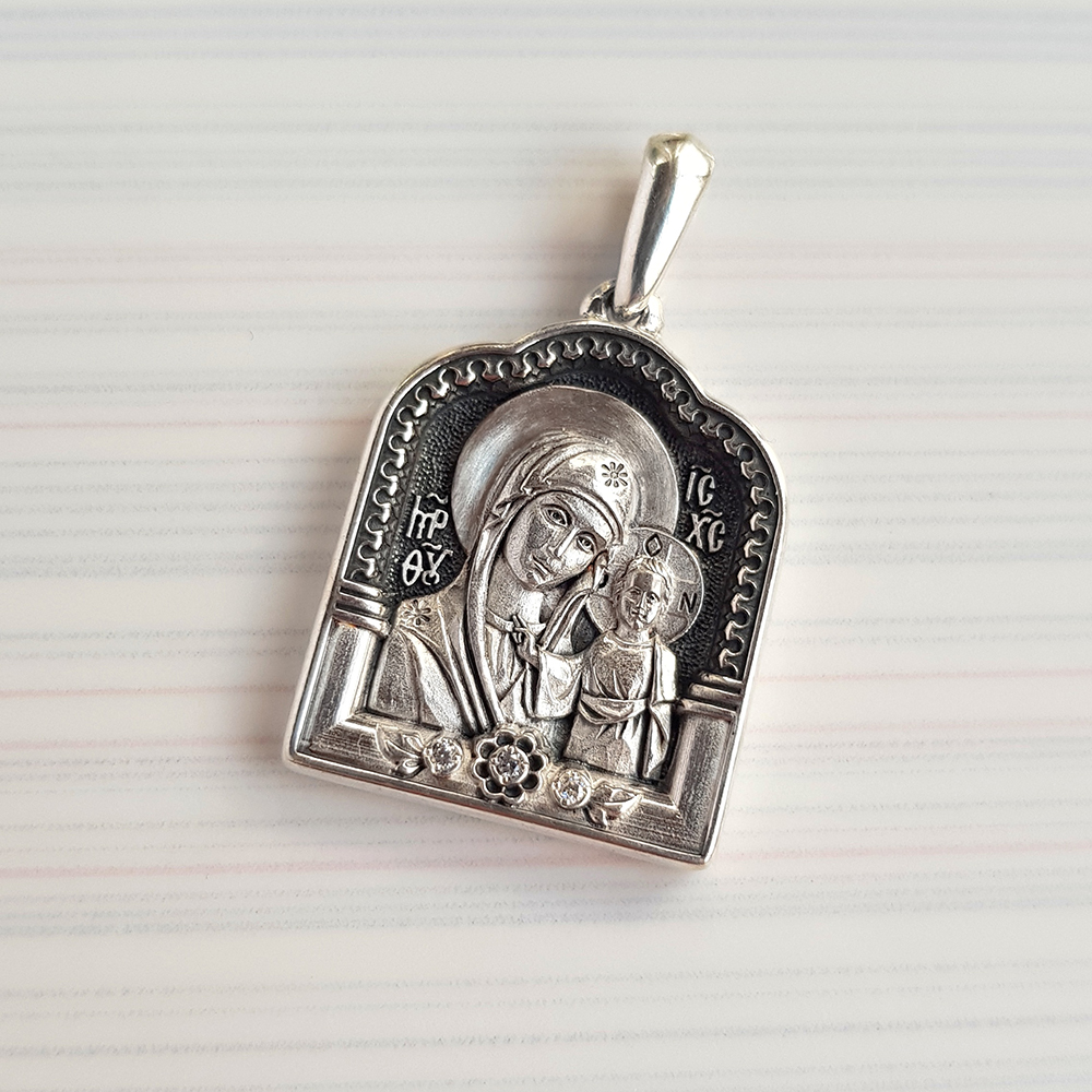 Нательная икона Божьей Матери «Казанская» ПД17 серебро