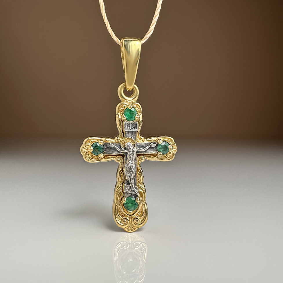 Нательный крест «Распятие Христово» КРД 04(сзи) с изумрудами