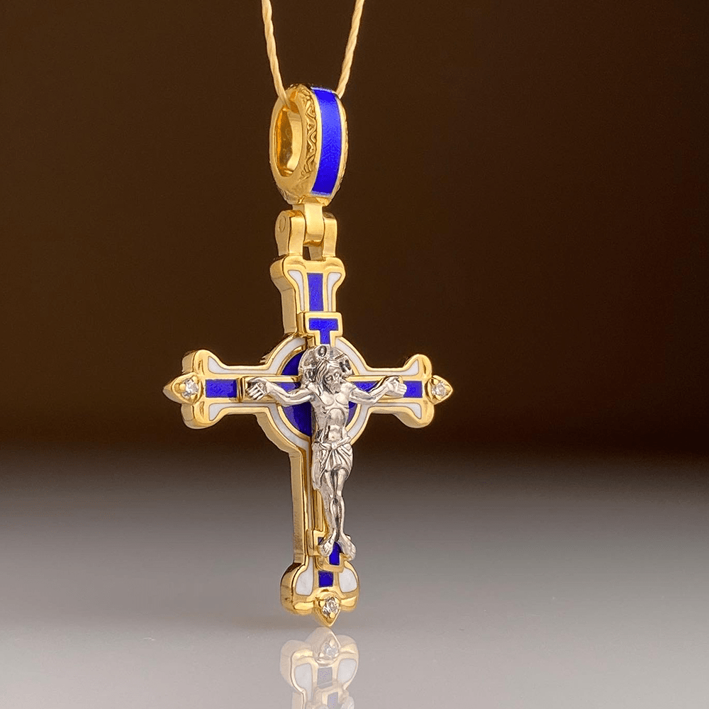 Нательный крест с камнями КЭ113