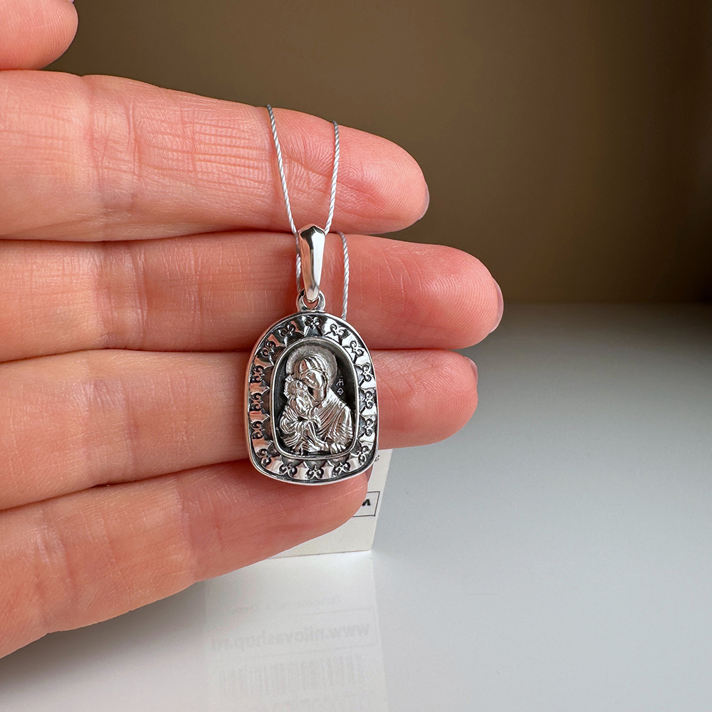 Нательная икона Божьей Матери «Донская» серебро