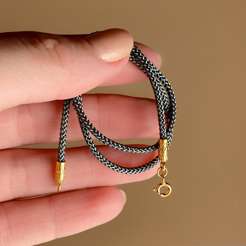 Шнурок на шею графит серебро/позолота